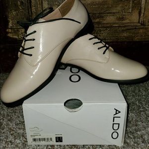 Aldo bone color patent lace up flats - size 10